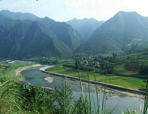 风水大师教你看坟地风水_农村真实坟地风水事件_查看坟地风水知识