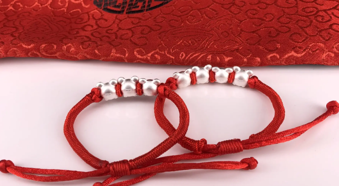 戴红绳有什么说法吗，红绳可以戴着睡觉吗